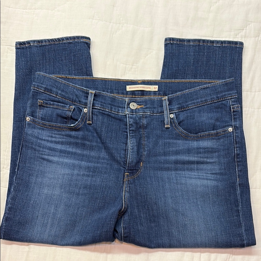 Levi's 311 Shaping Skinny Capri Jeans Women's Sz 32 Blue Mid-Rise Stretch Denim